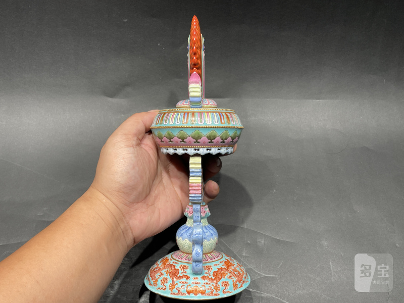 清乾隆 御制绿地洋彩描金八吉祥供器 - 图5